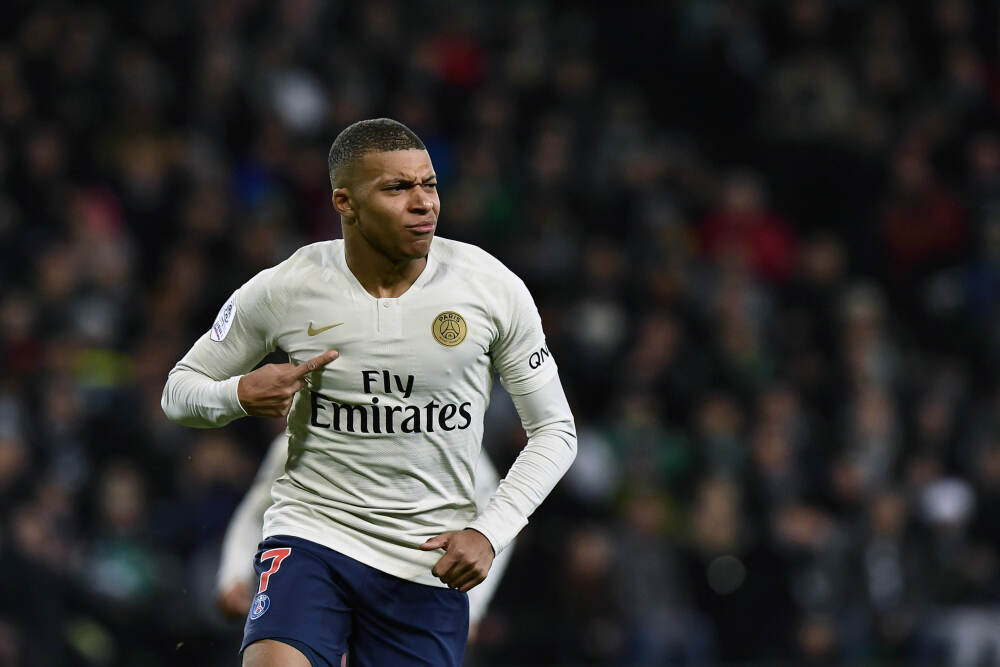 21世纪戴帽次数榜：C罗66次居首，梅西61次第二，哈兰德26次第六